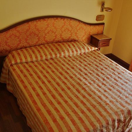 Hotel Valdaso ペダーゾ エクステリア 写真